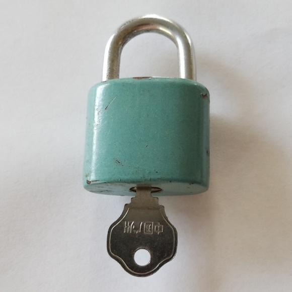 Vintage Enamel Padlocks China Diamond - Picture 3 of 7